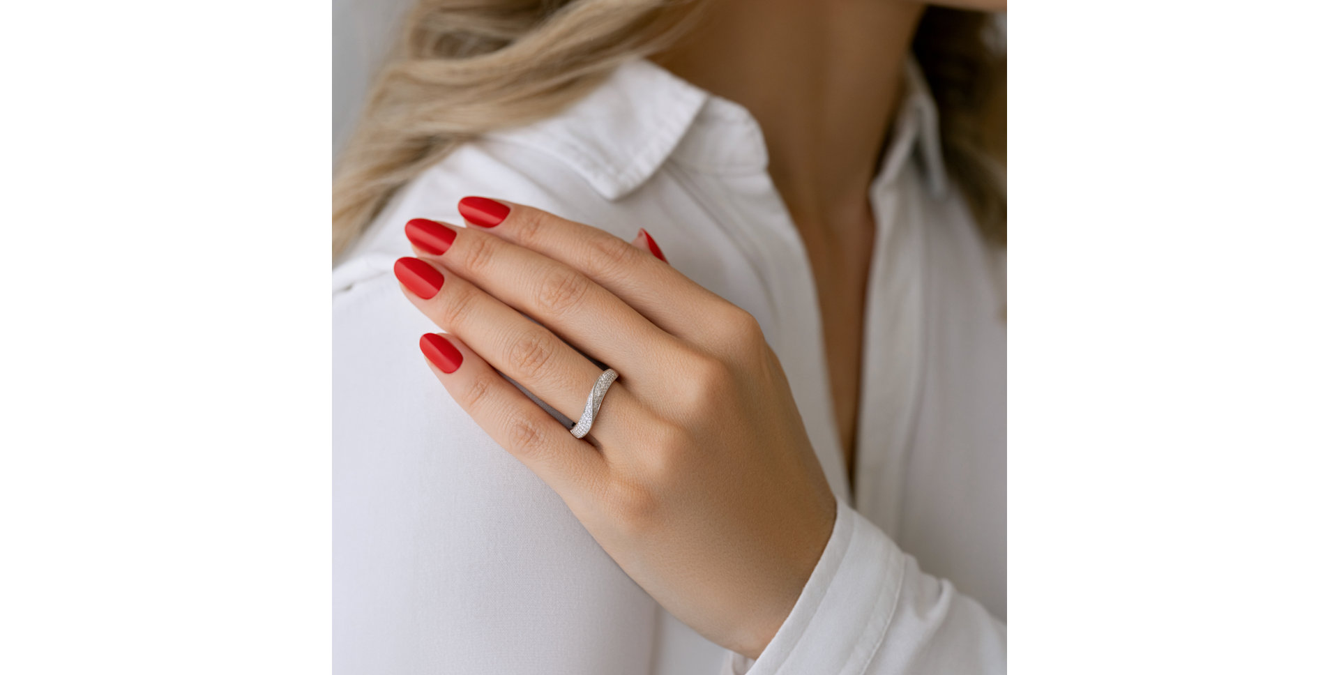 Diamond ring Sea Goddess