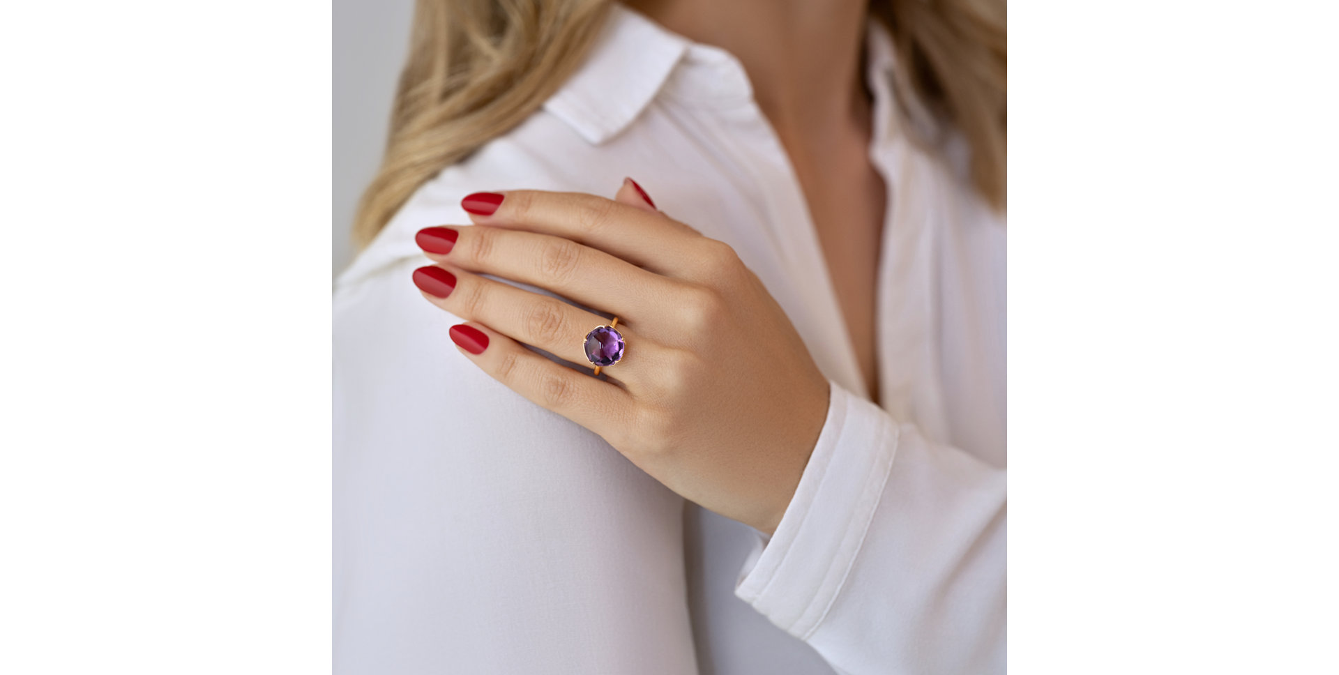 Diamond ring with Amethyst Circle of Blossoms