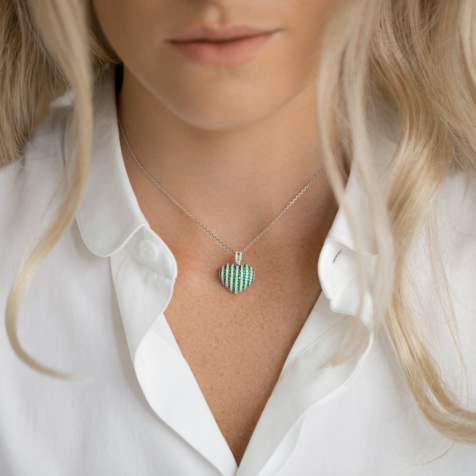 Diamond pendant with Emerald Love Passion
