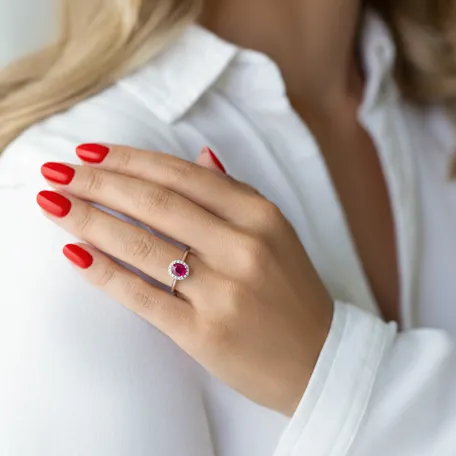Diamond ring with Ruby Ysera