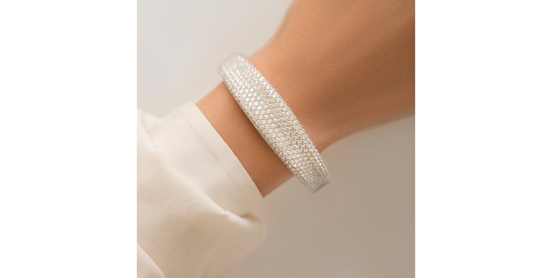 Bracelet with diamonds Snake Signature