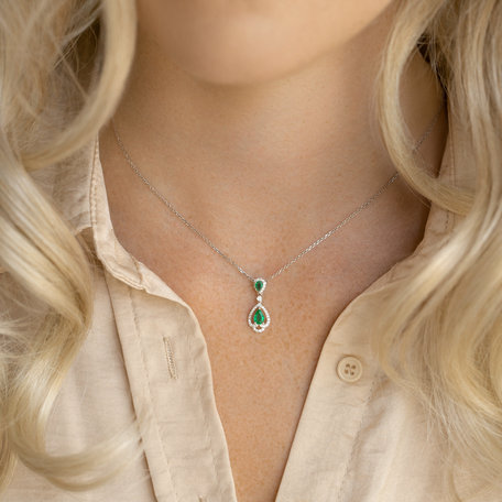 Diamond pendant with Emerald Royal Delight