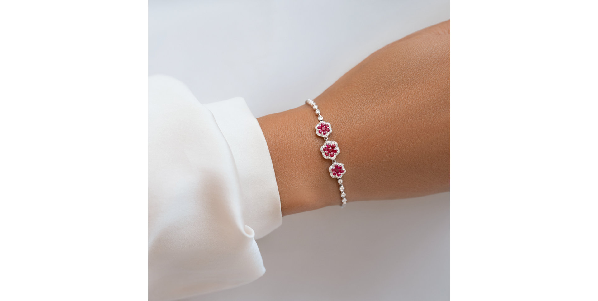 Diamond bracelet with Ruby Talon