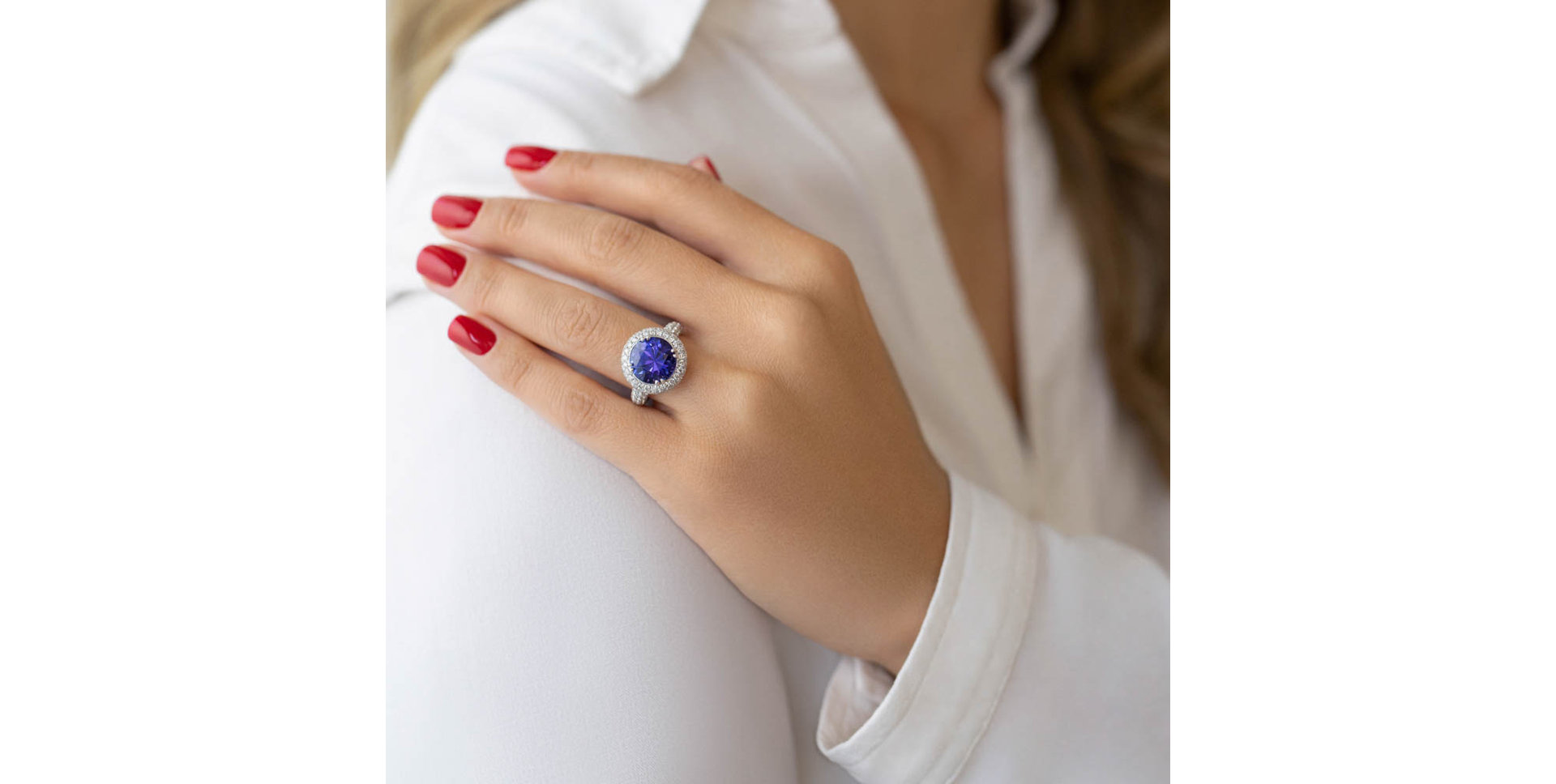 Diamond ring with Tanzanite Poppy