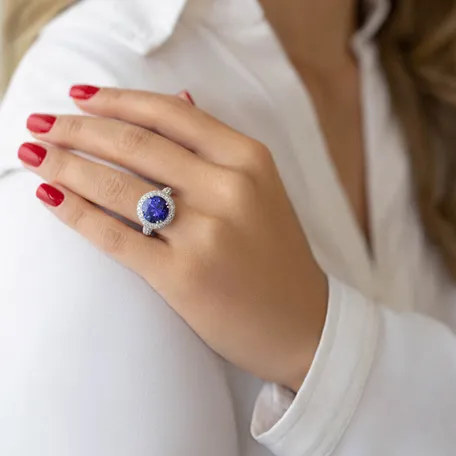 Diamond ring with Tanzanite Poppy
