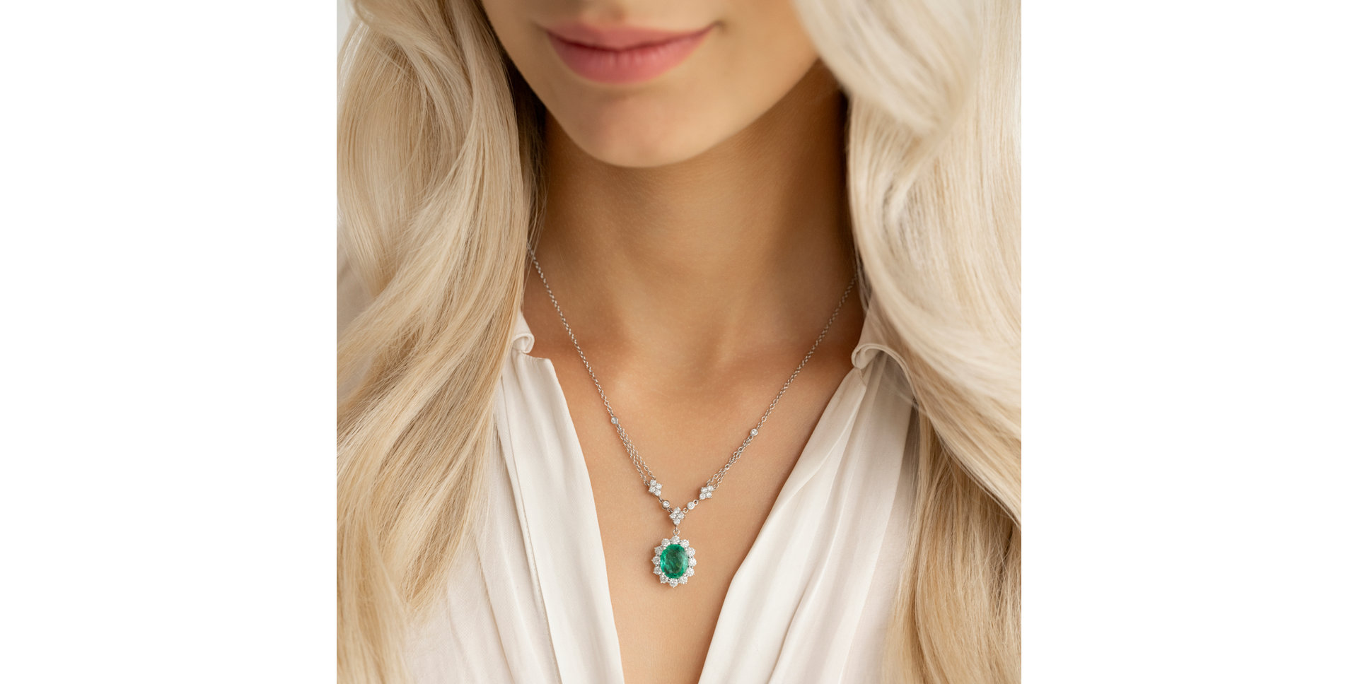 Diamond necklace with Emerald Divine Goddess