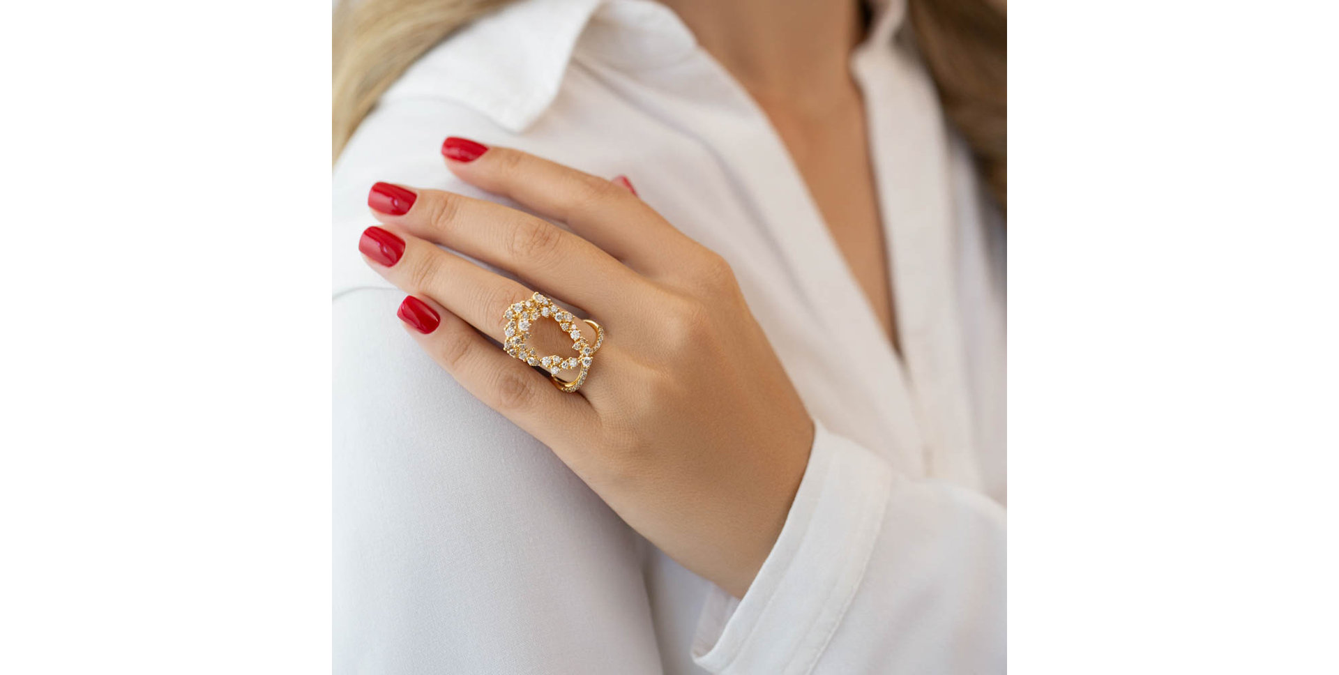 Ring with brown and white diamonds Hardino