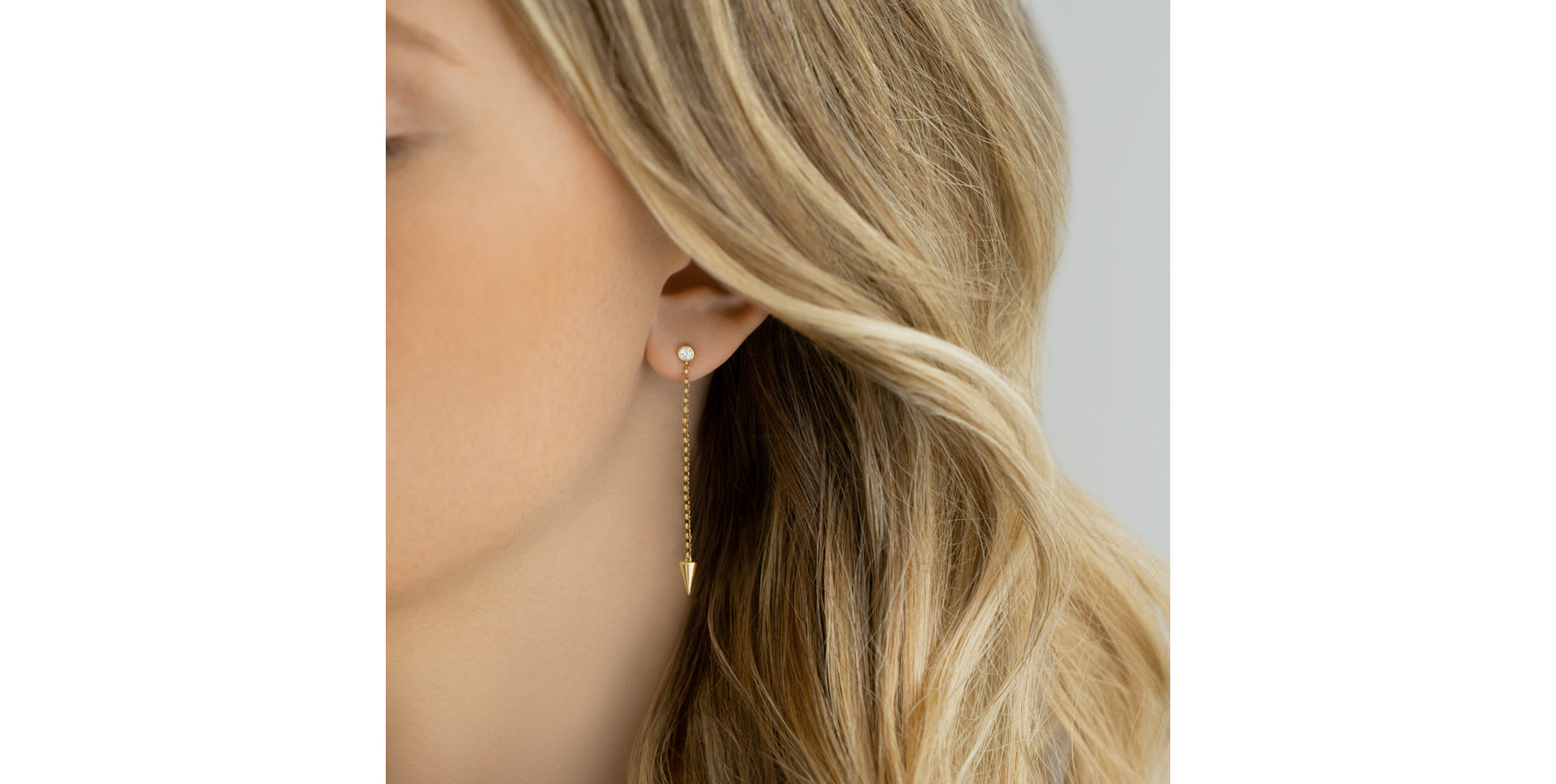 Diamond earrings Devotion of Gravity