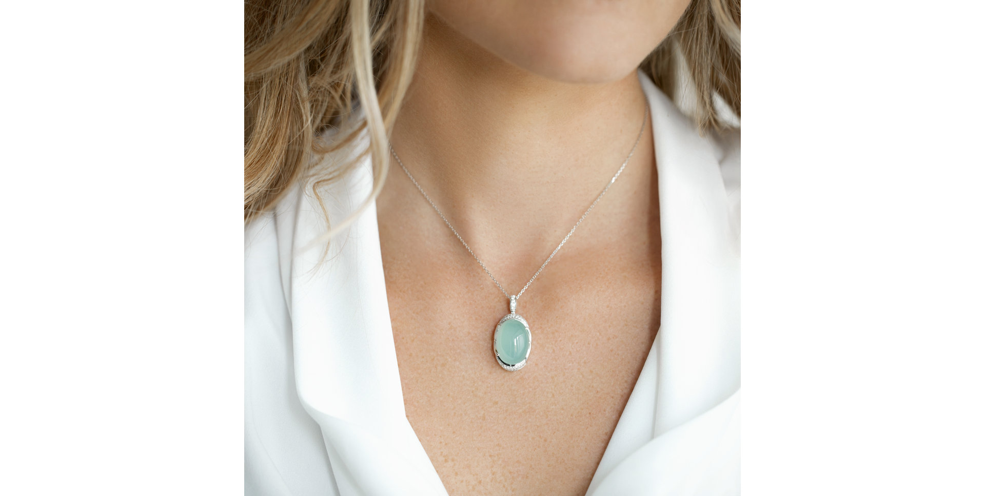 Diamond pendant with Chalcedony Mystic Blossom