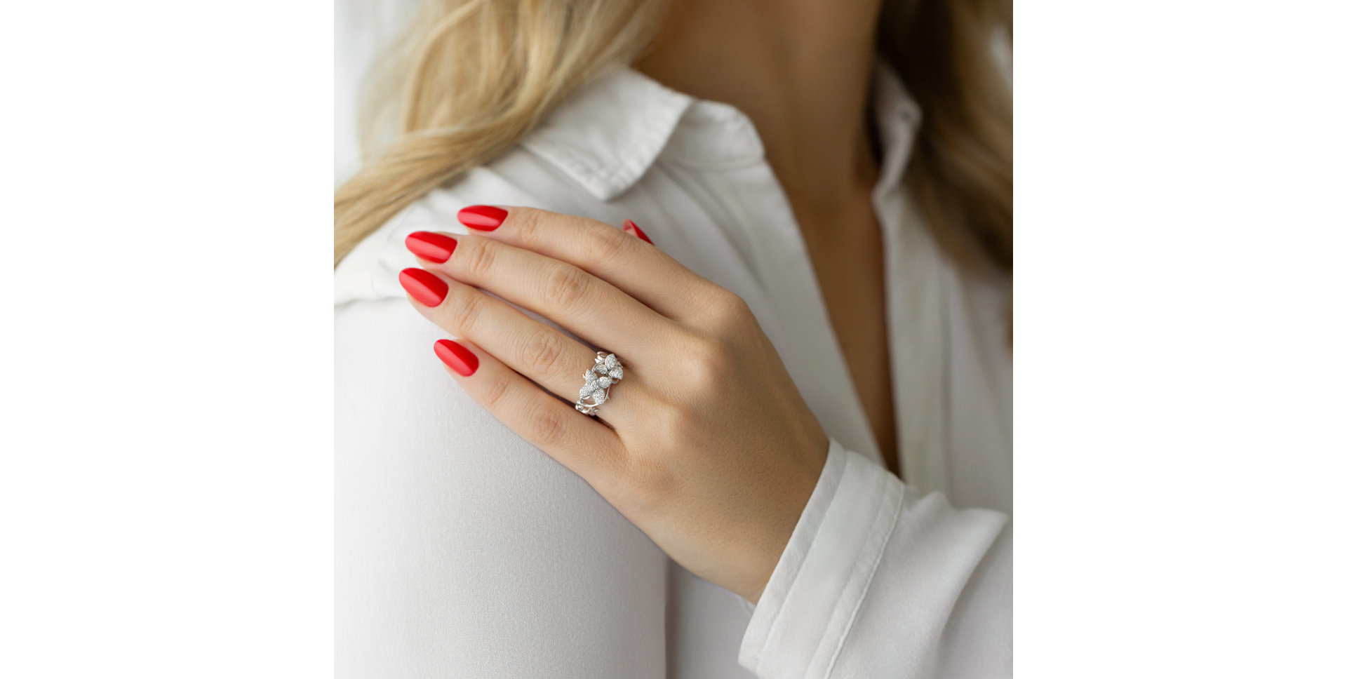 Diamond ring Dancing Buttterflies