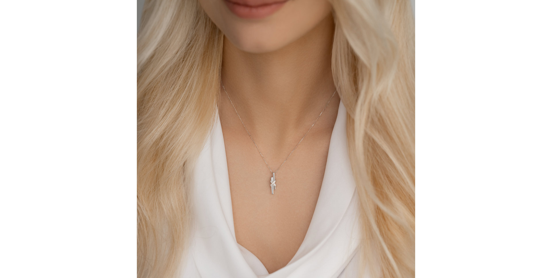 Diamond pendant Moonlight Envoy