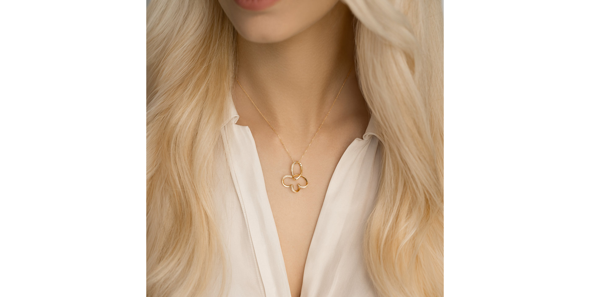 Diamond pendant Butterfly Twist