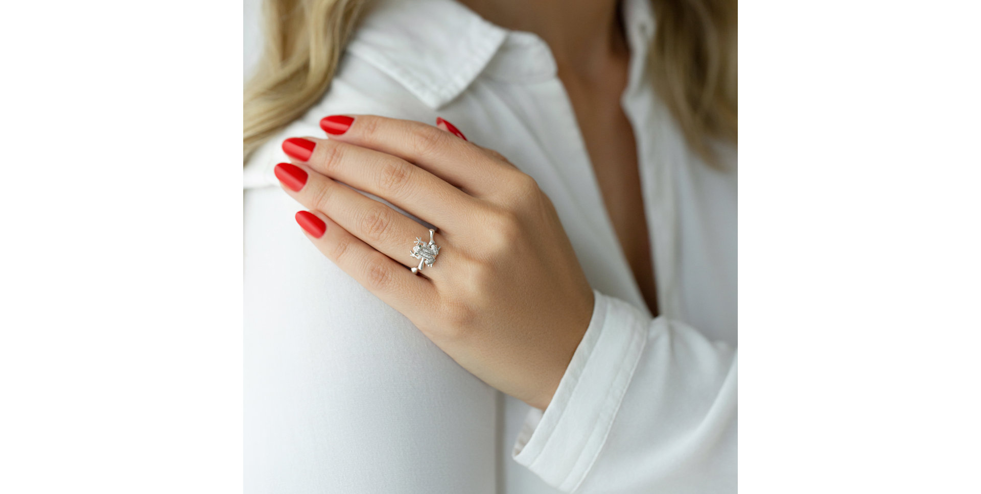 Diamond ring with Emerald The Frog Destiny