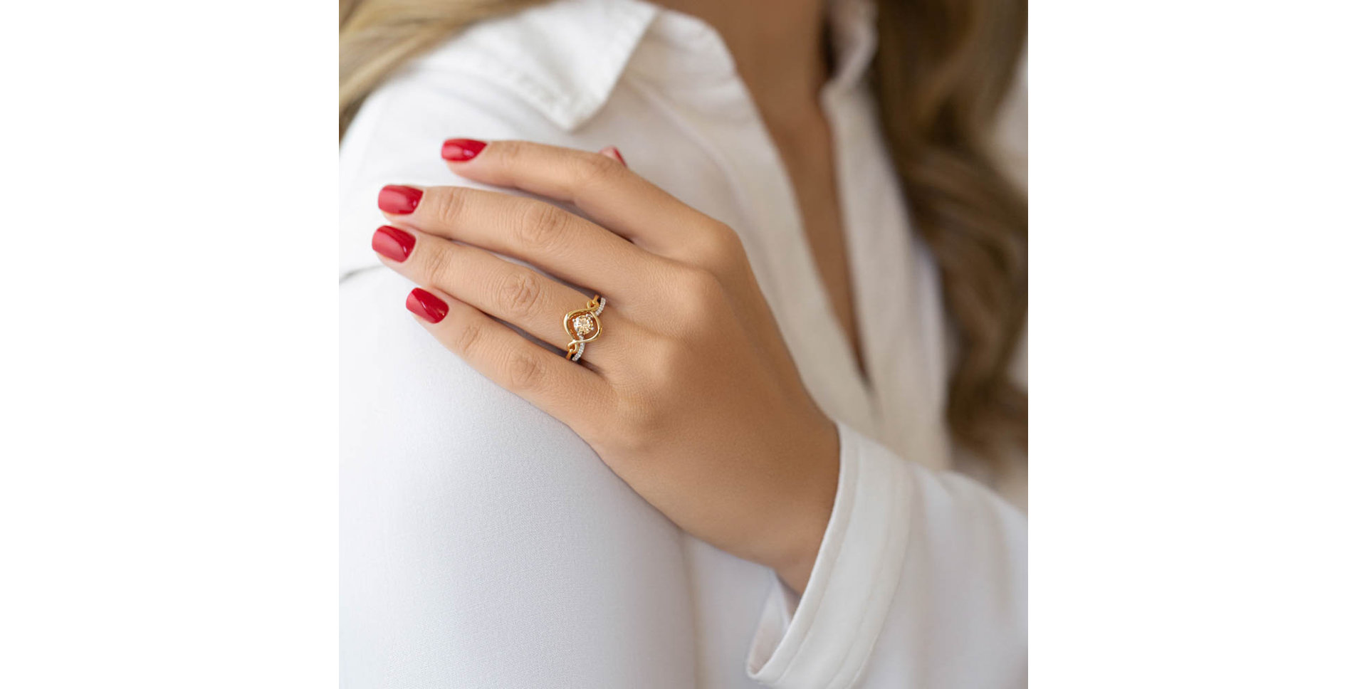 Ring with brown and white diamonds Sarai