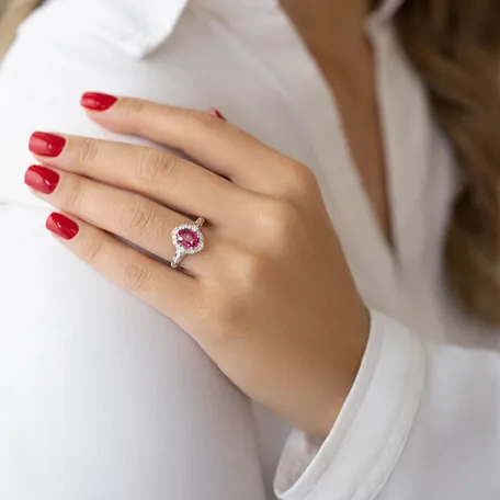 Diamond ring with Ruby Netharion