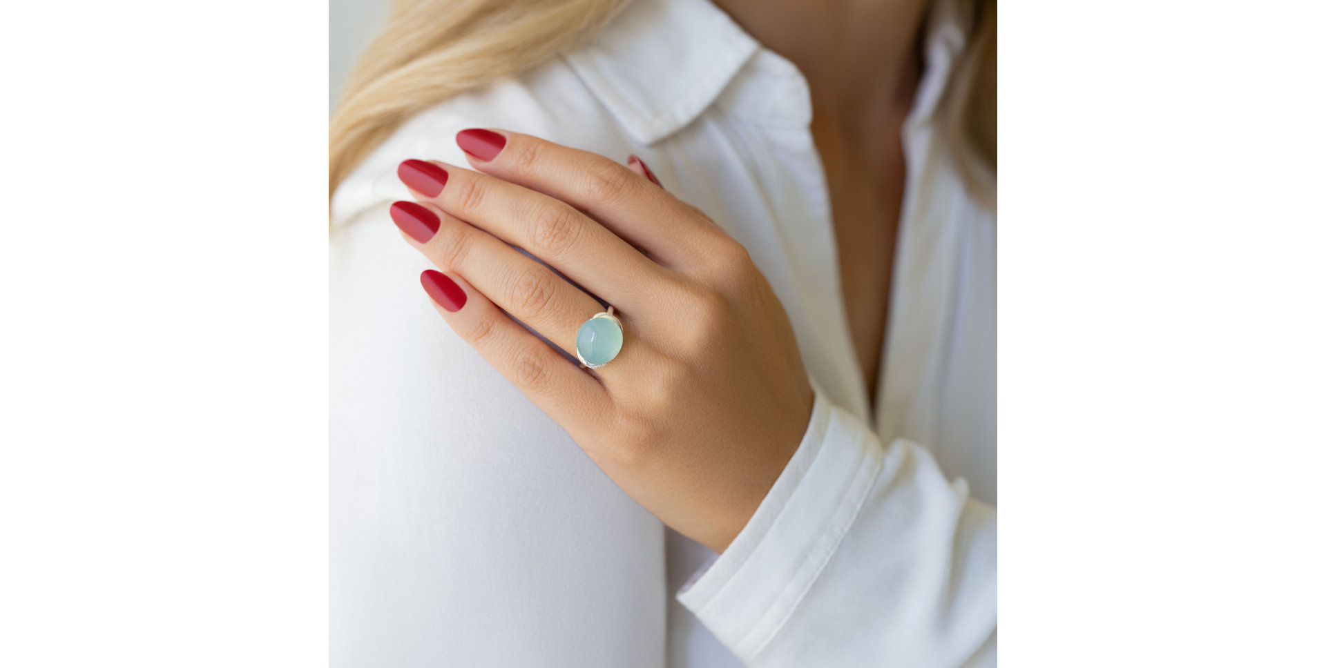 Diamond ring with Chalcedony Bubble Blossom