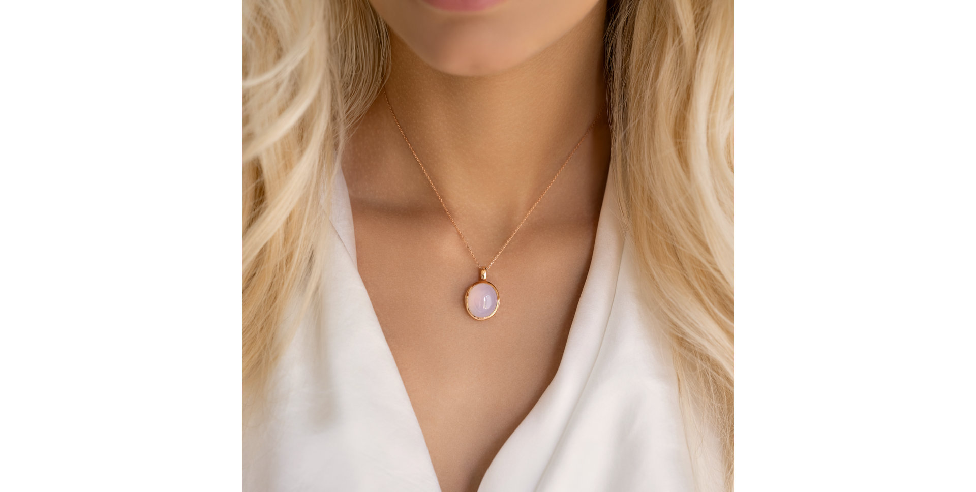 Diamond pendant with Chalcedony Fairytale Drop