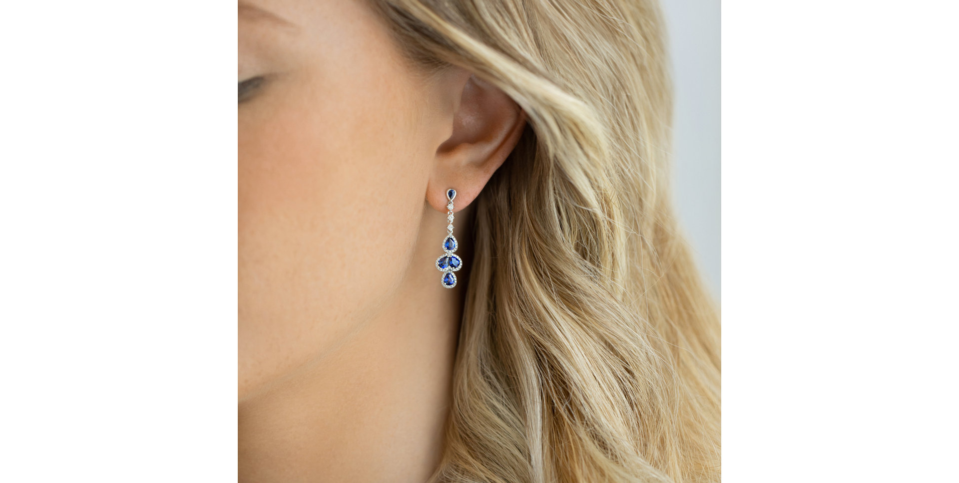 Diamond earrings and Sapphire Noble Dream