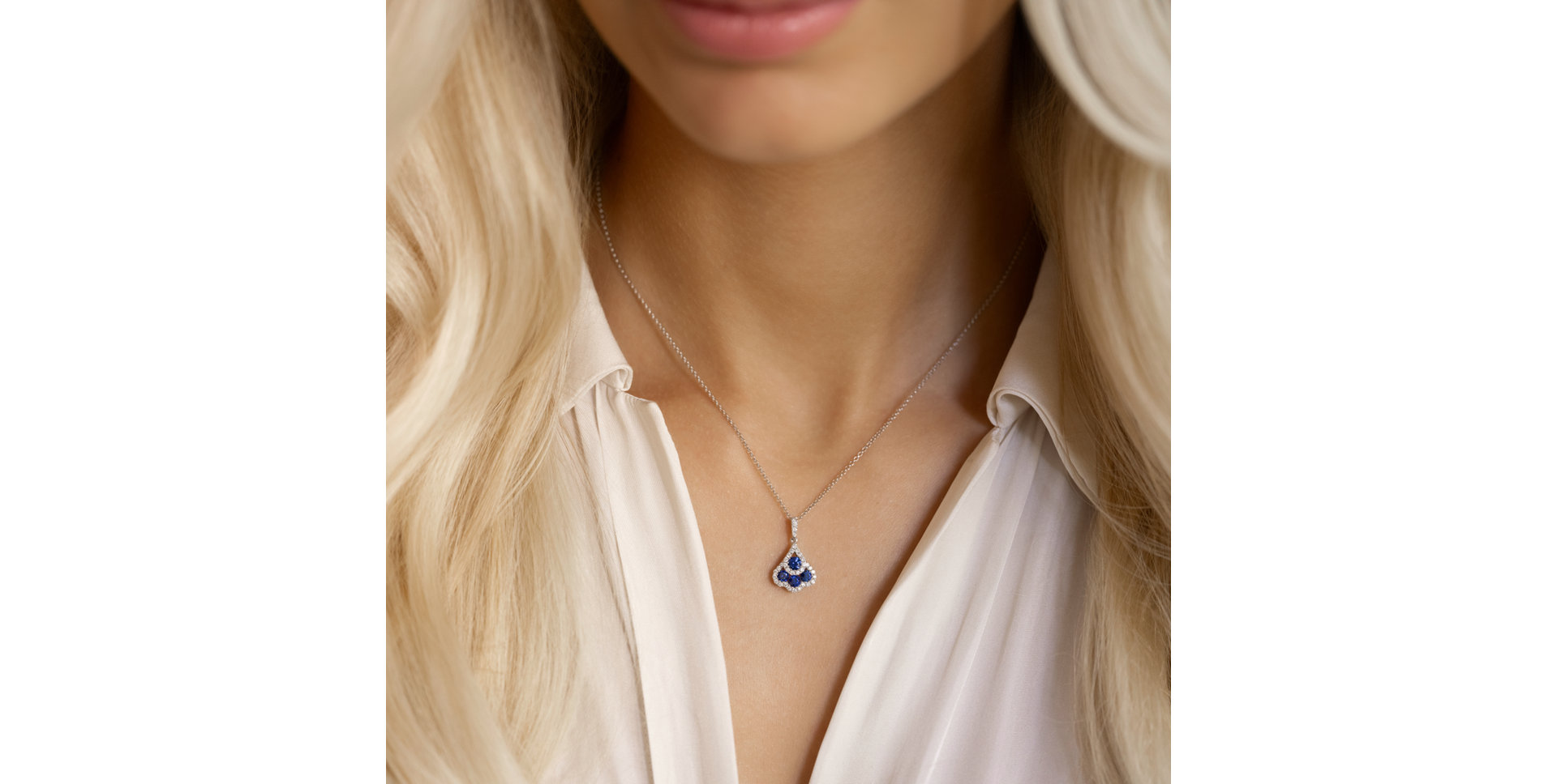 Diamond pendant with Sapphire Mererid