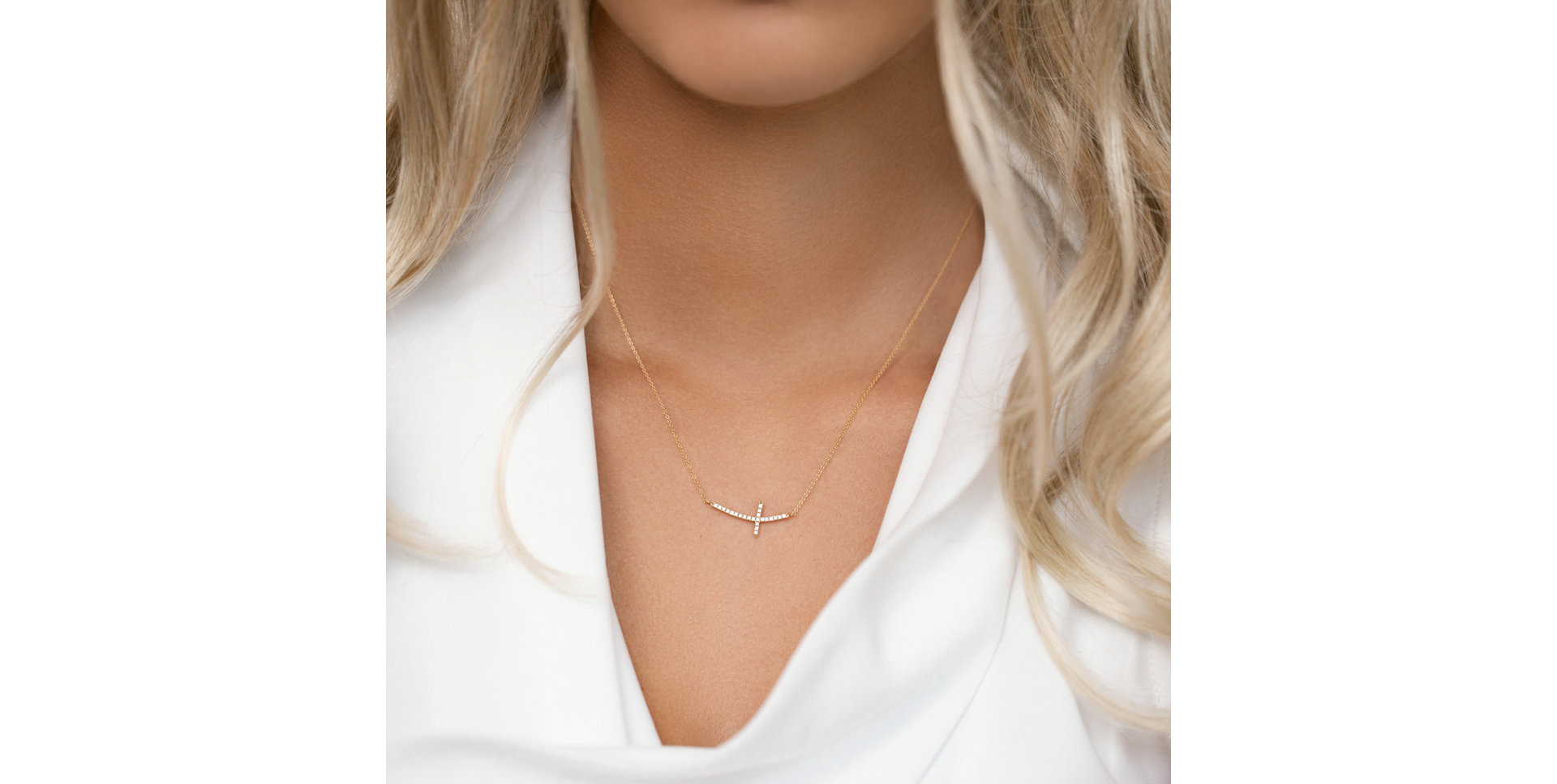 Diamond necklace Glossy Cross