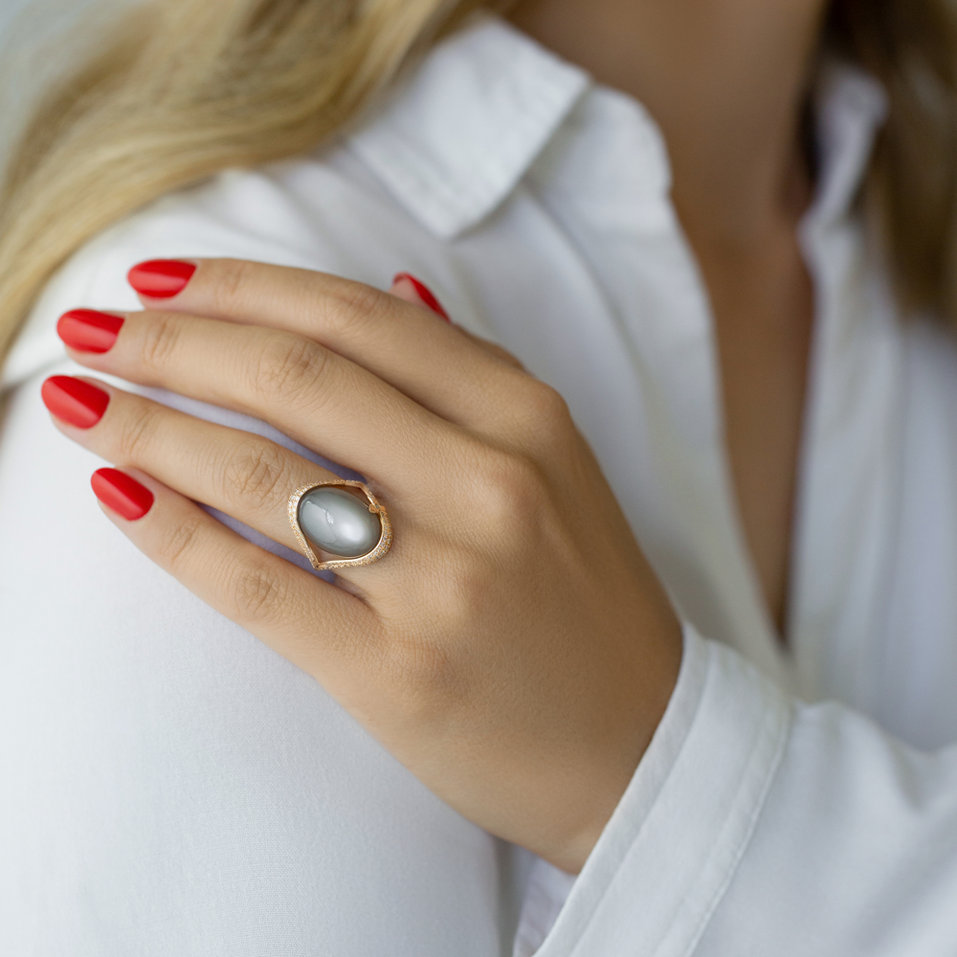 Diamond ring with Moonstone Grey Magical Countess