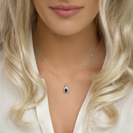 Diamond pendant with Sapphire Lady Magnificence