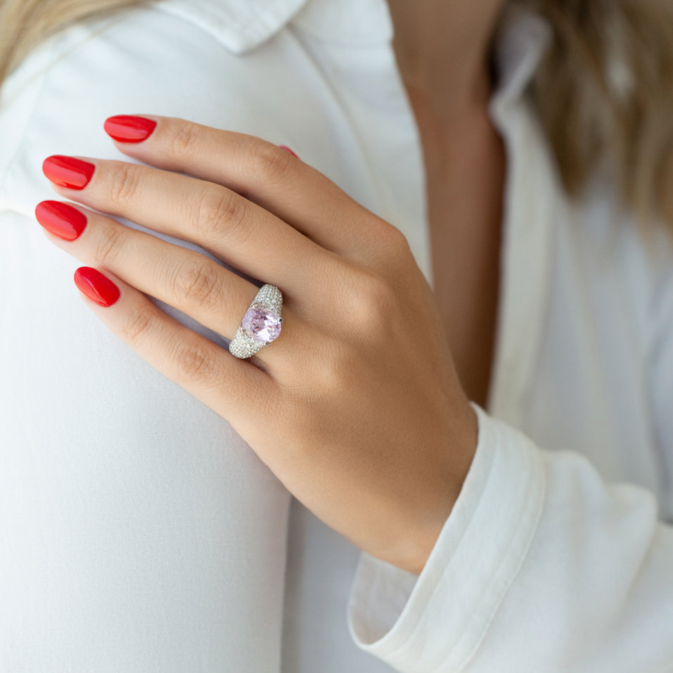 Diamond ring with Kunzite Glamorous Ladyship