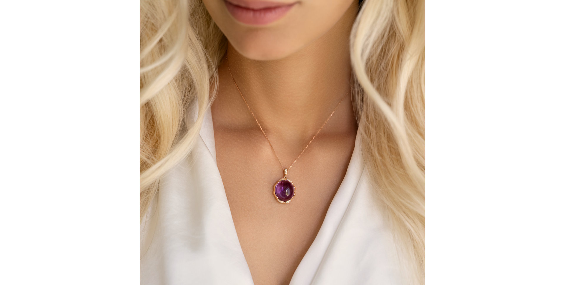 Diamond pendant with Amethyst Magic Mirror