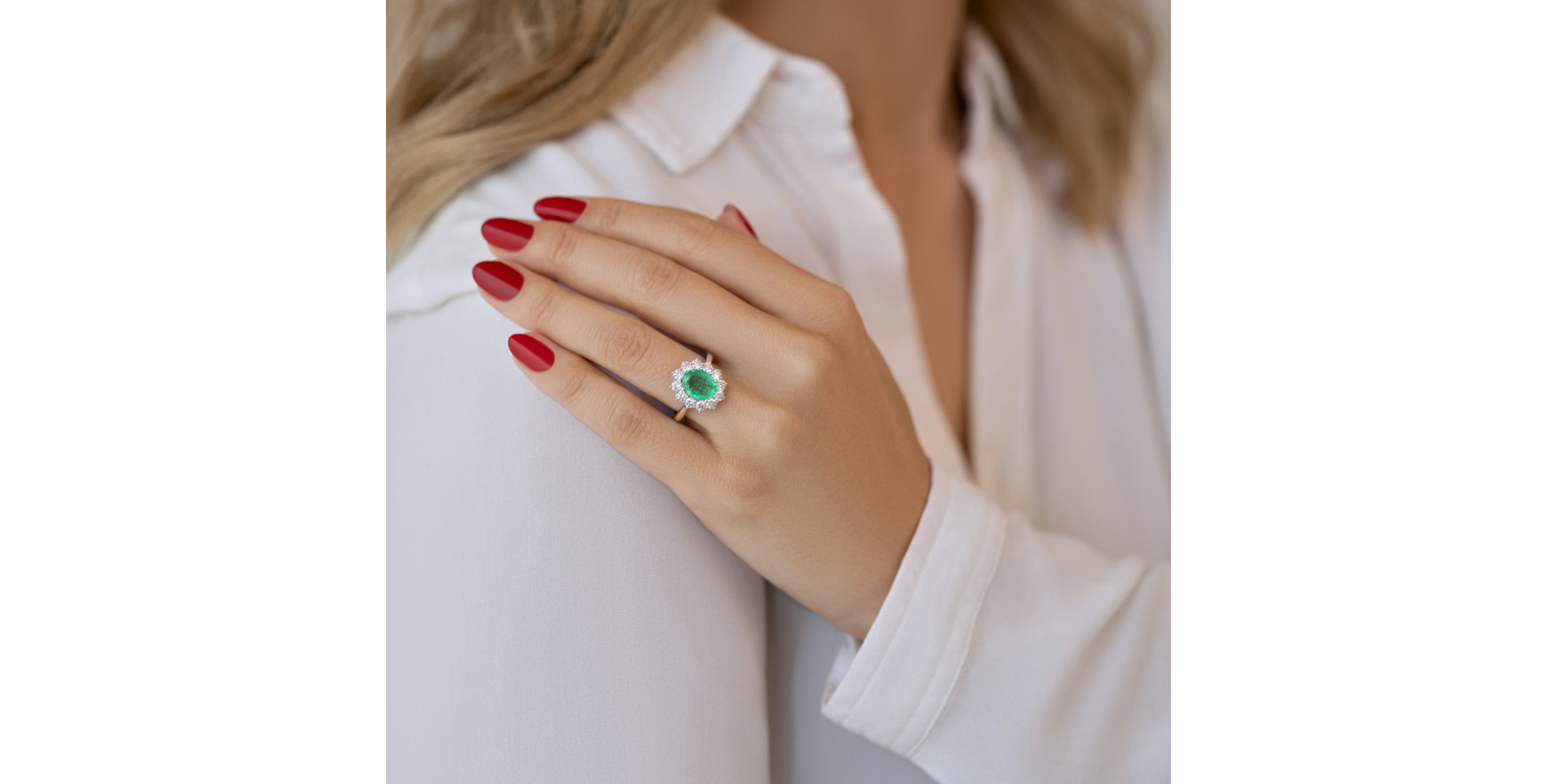 Diamond ring with Tanzanite Sky Goddess