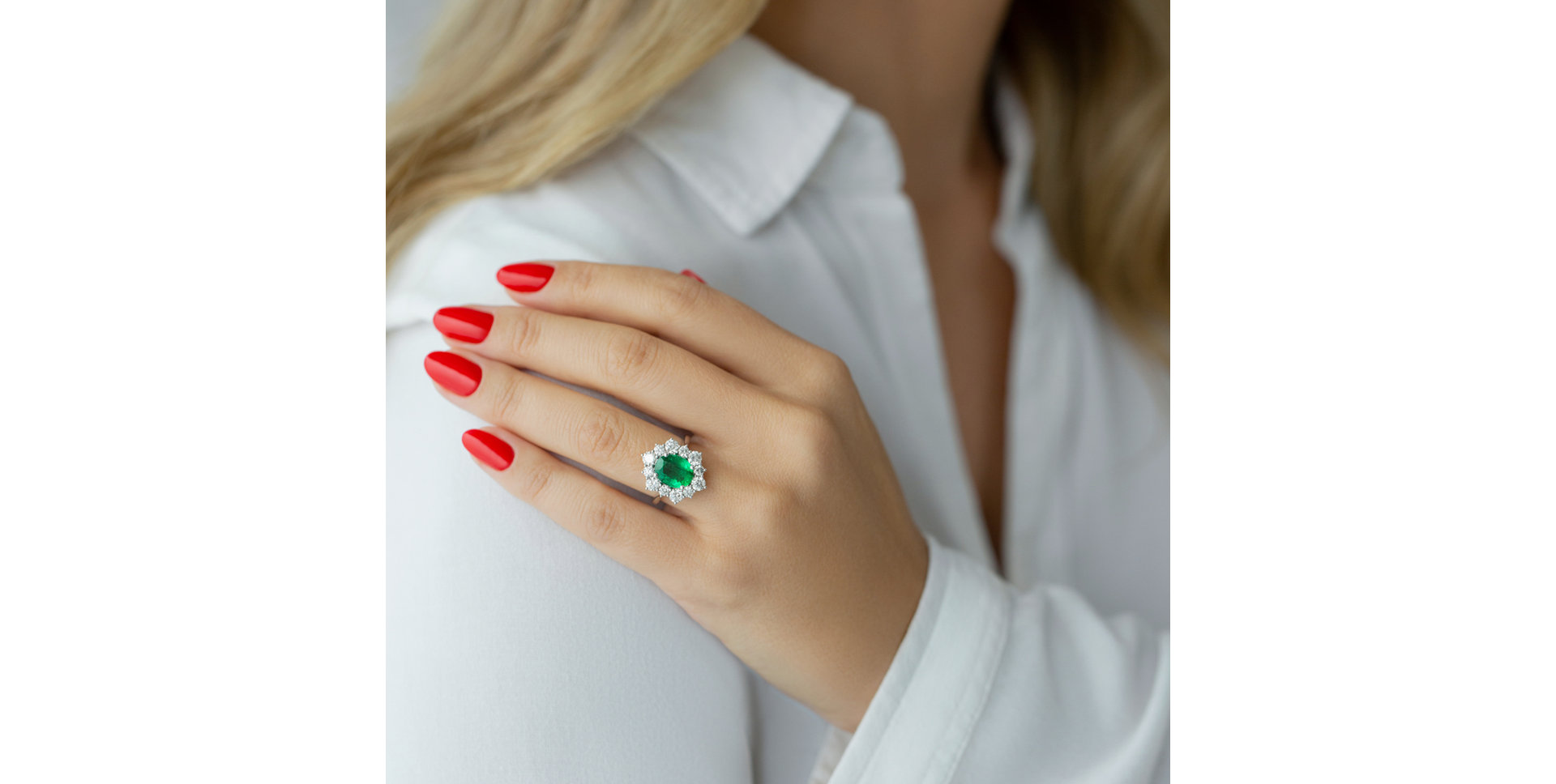 Diamond ring with Emerald Night Goddess