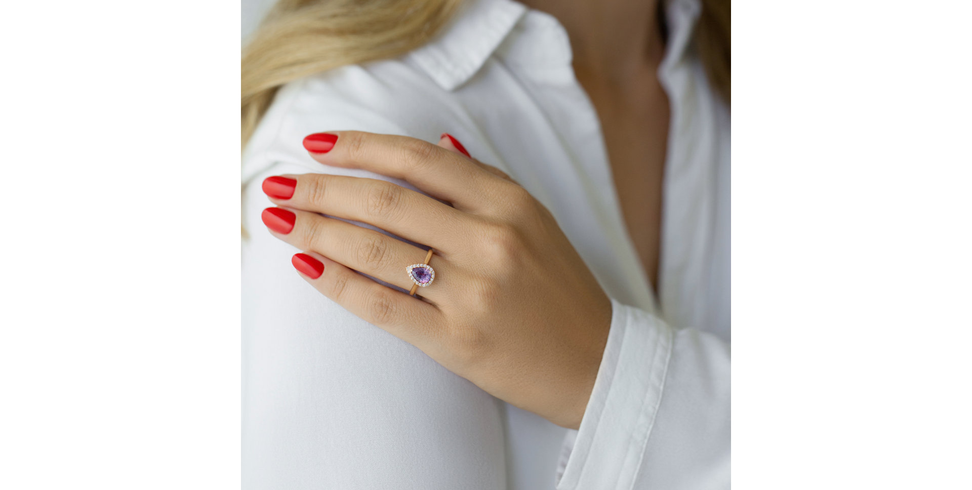 Diamond ring with Sapphire Chronormu