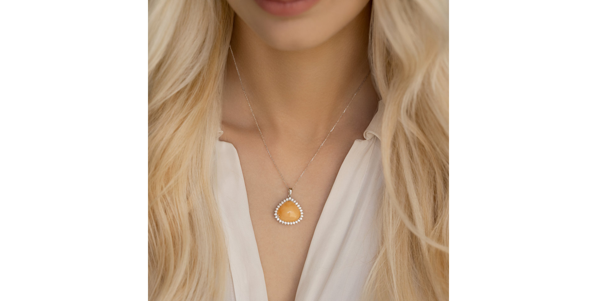 Diamond pendant with Opal Royal Opal