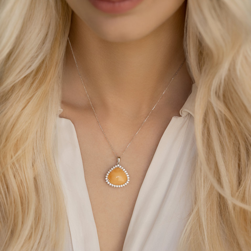 Diamond pendant with Opal Royal Opal