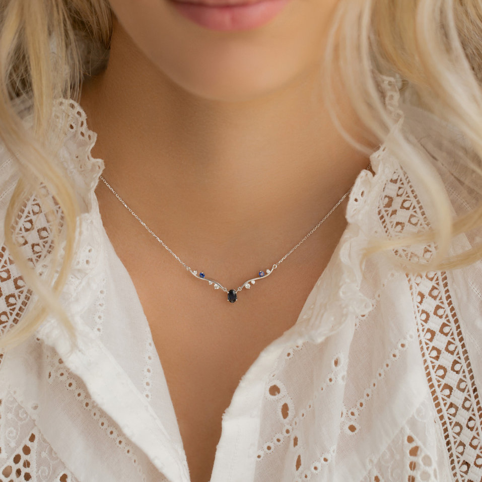 Diamond necklace with Sapphire Luminis