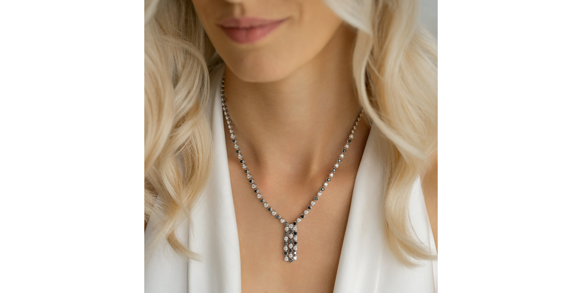 Necklace with black and white diamonds Midnight Kingdom