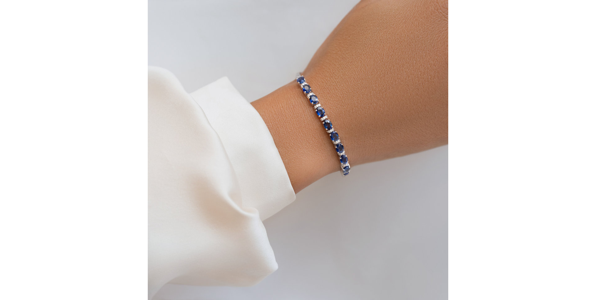 Diamond bracelet with Sapphire Olivia