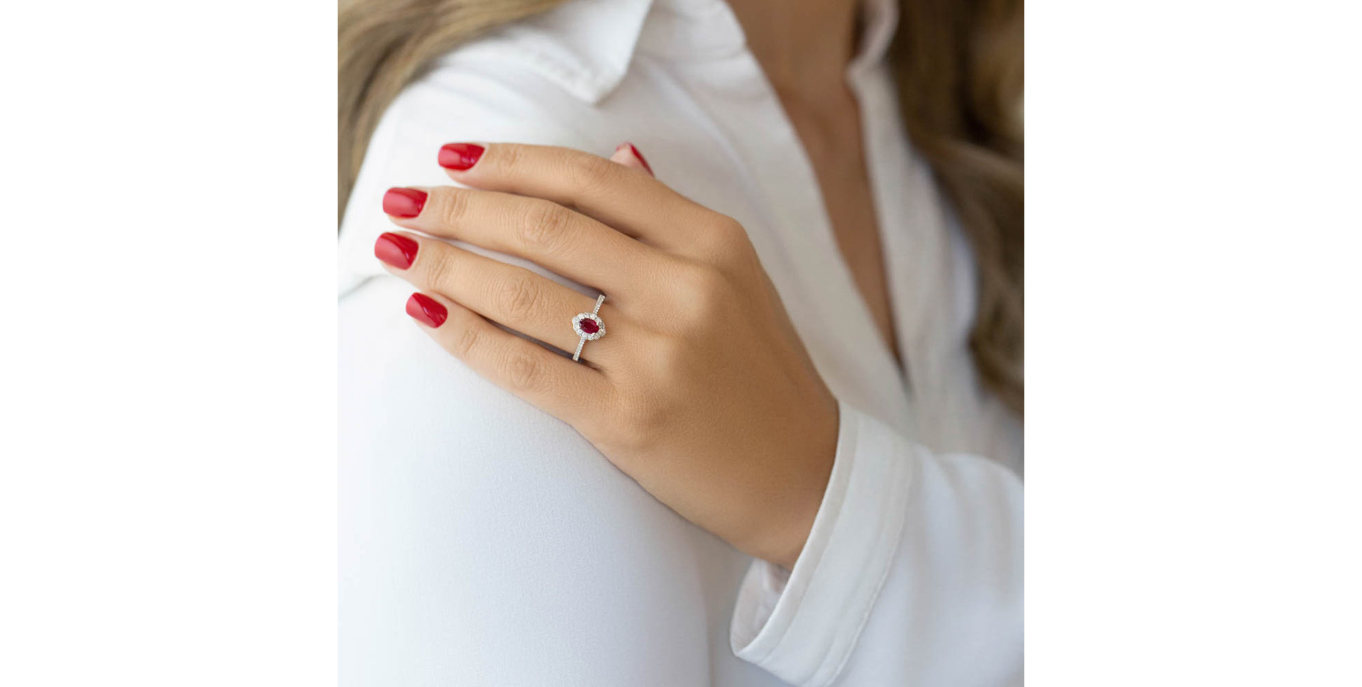 Diamond ring with Ruby Larabel