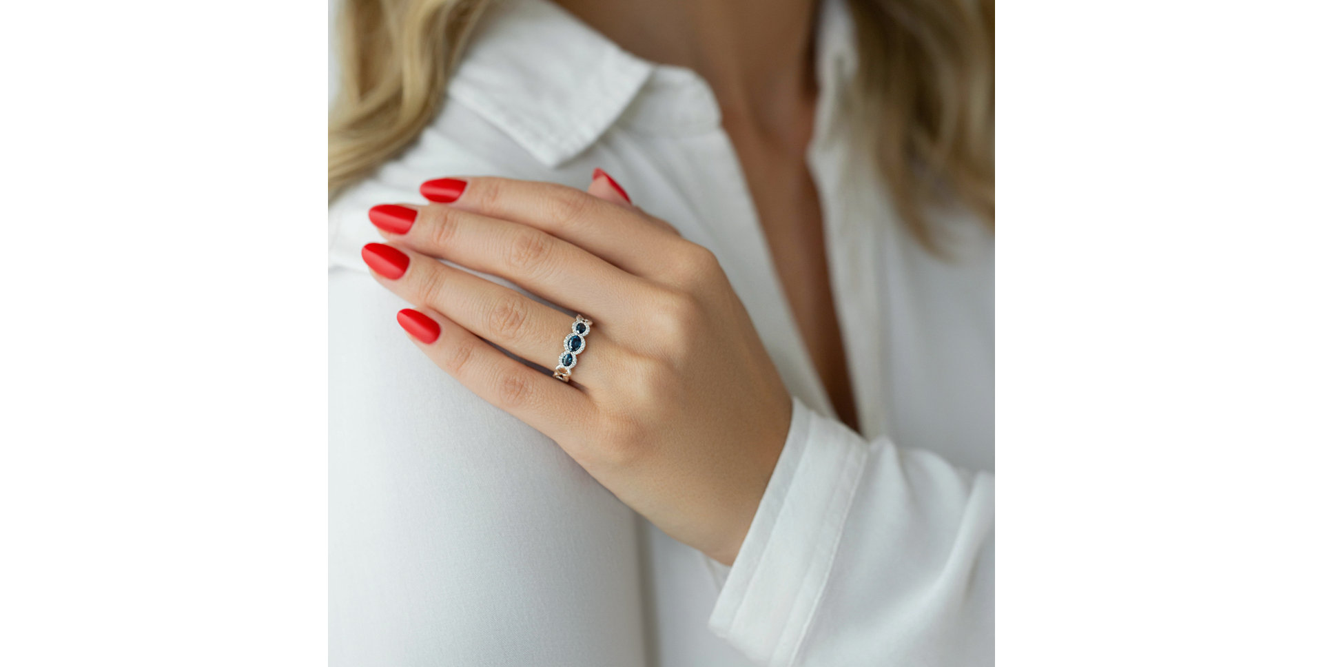 Diamond ring with Sapphire Clotilde