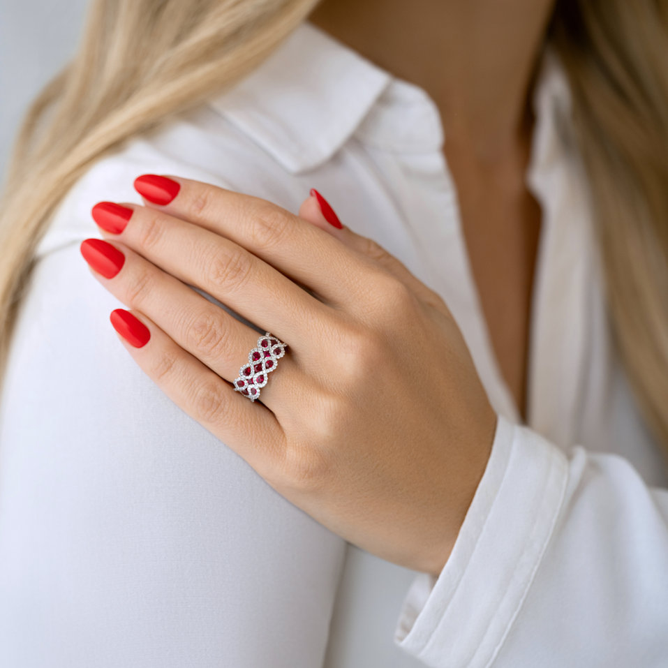 Diamond ring with Ruby Alden