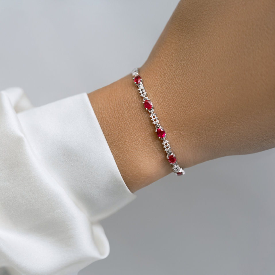 Diamond bracelet with Ruby Artemissio