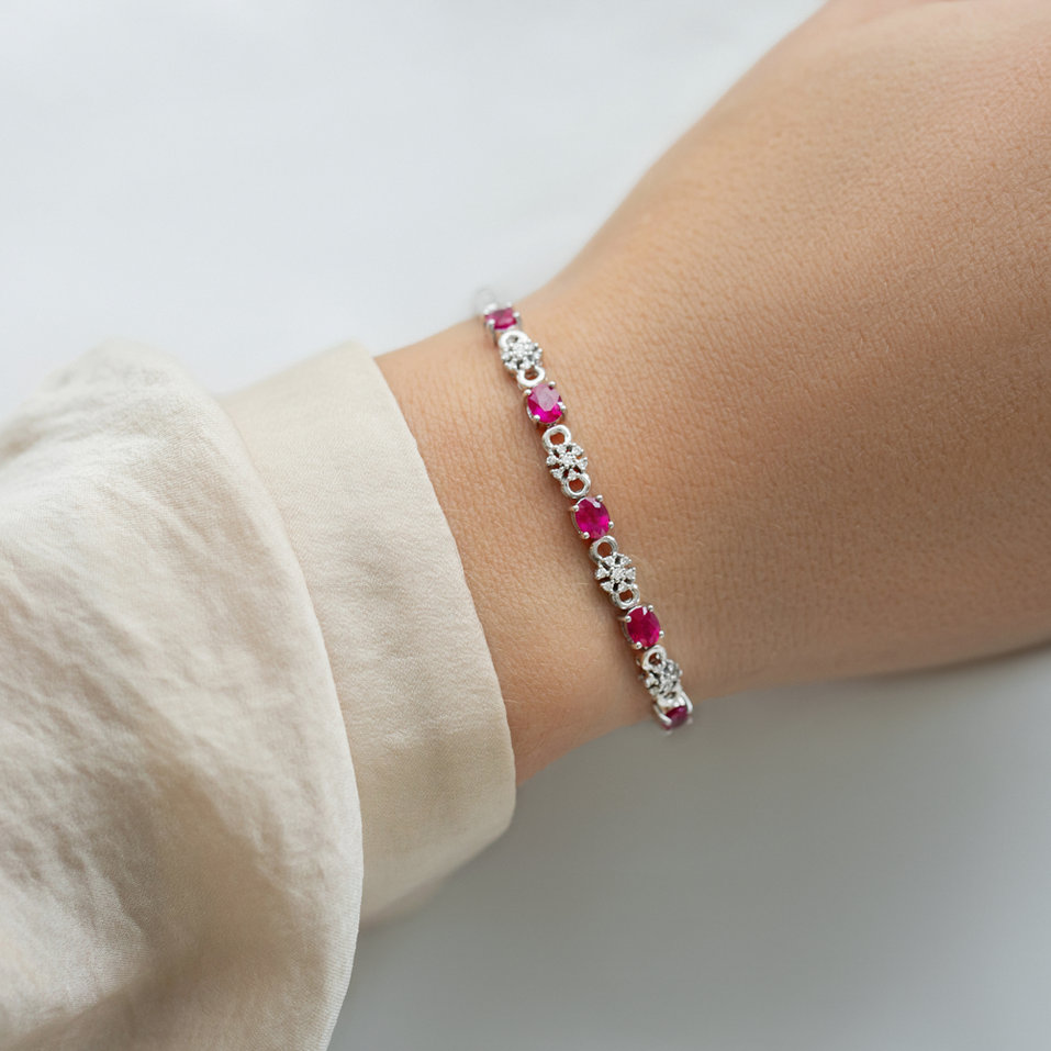 Diamond bracelet with Sapphire Cody