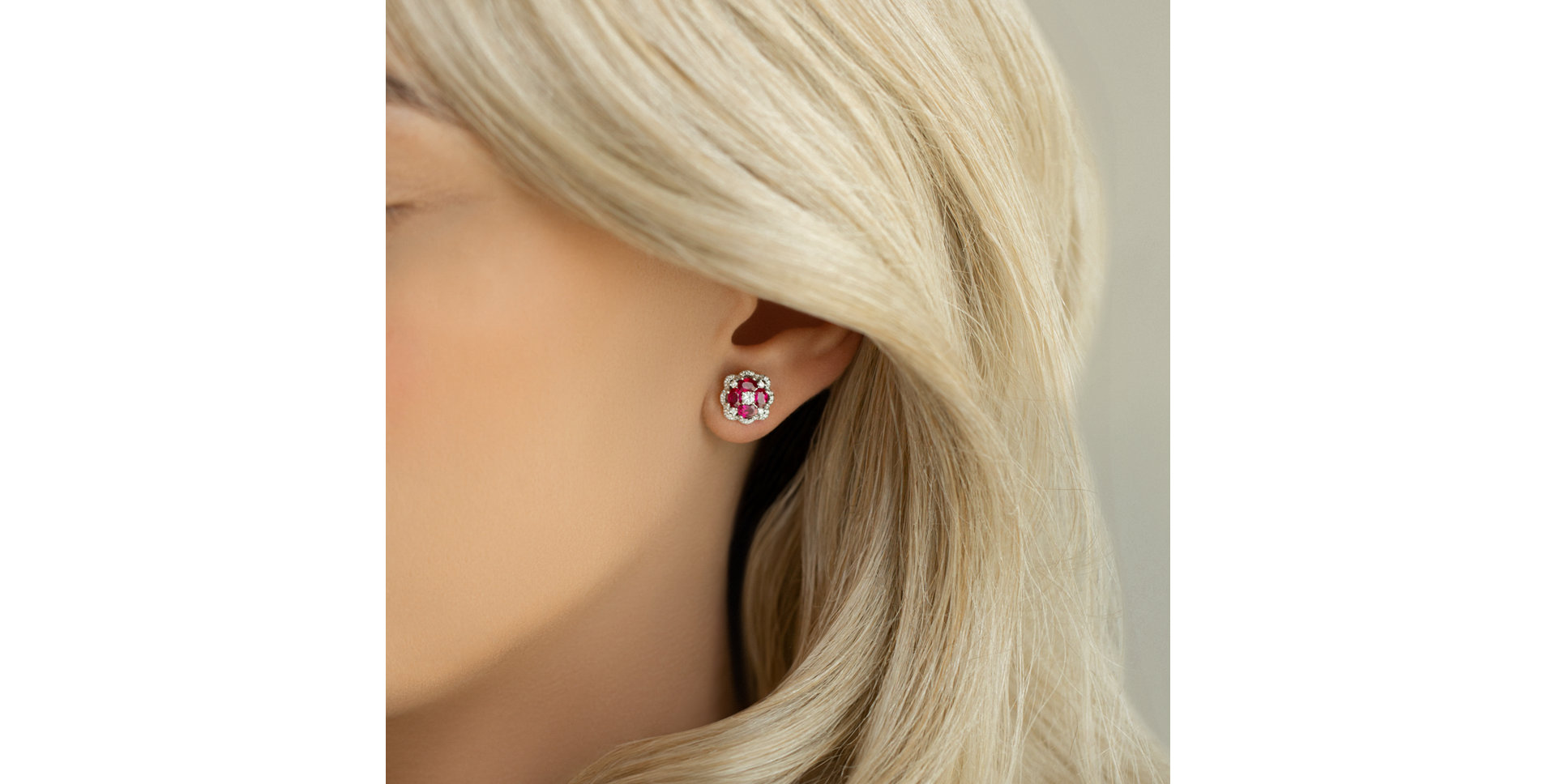 Diamond earrings and Ruby Luxy Mirage