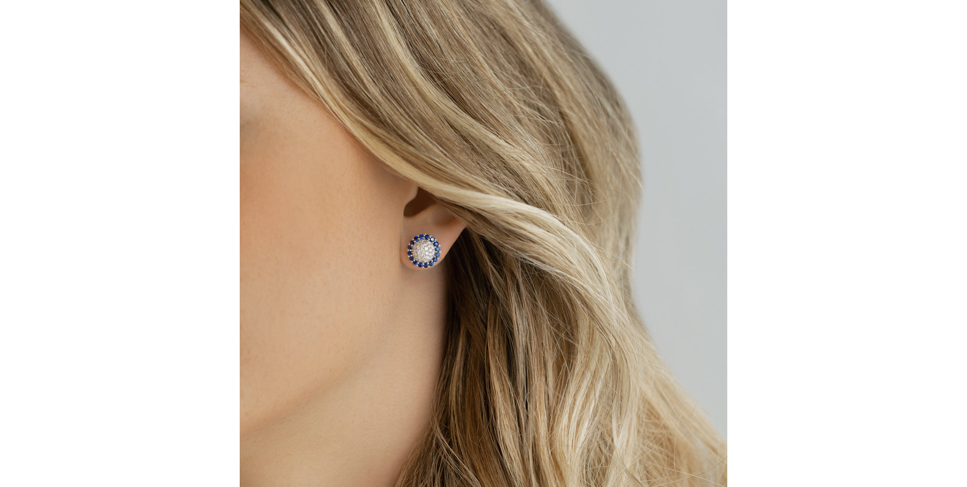 Diamond earrings and Sapphire Dilliana