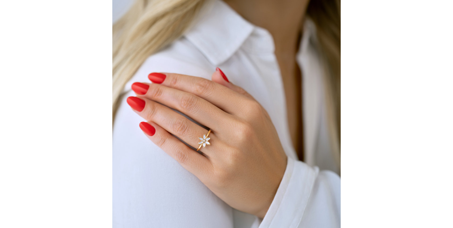 Diamond ring with Pearl Floral Symphony