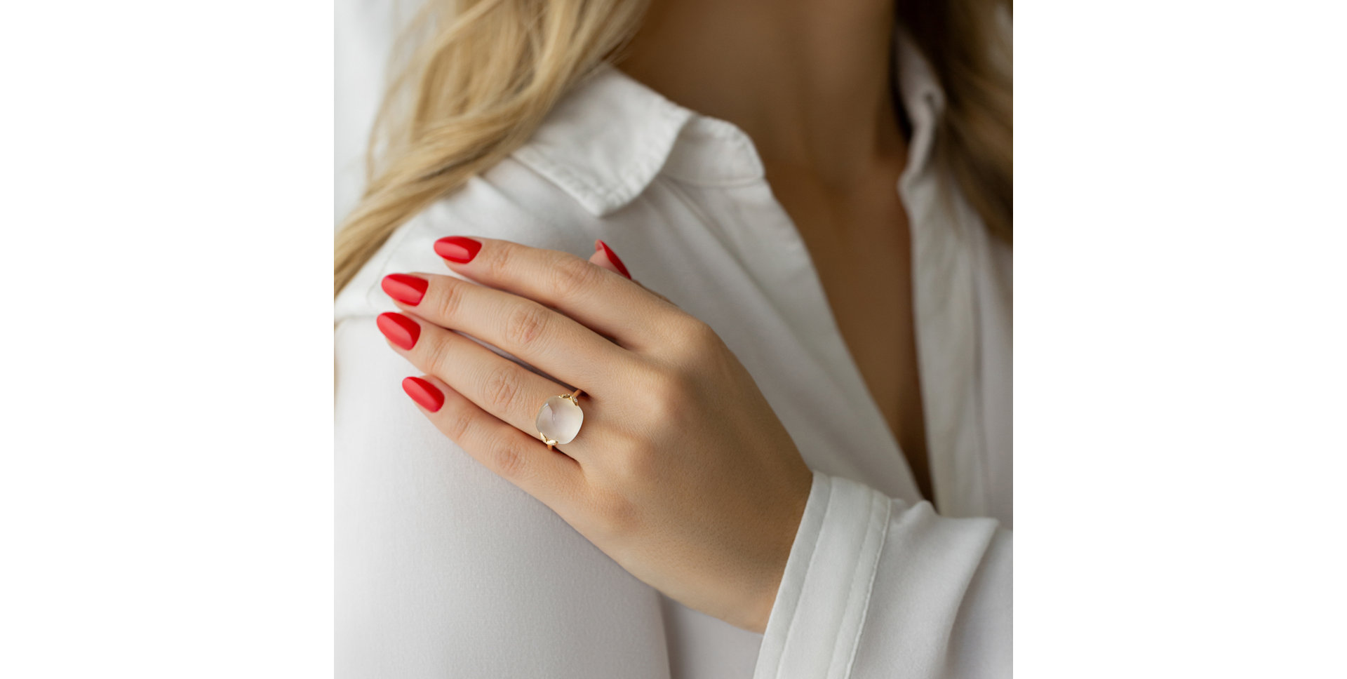 Diamond ring with Moonstone Moonith