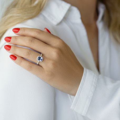 Diamond ring with Tanzanite Royal Message