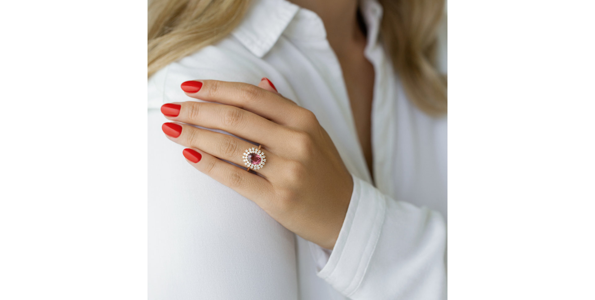 Ring with Garnet and diamonds Classy Impulse