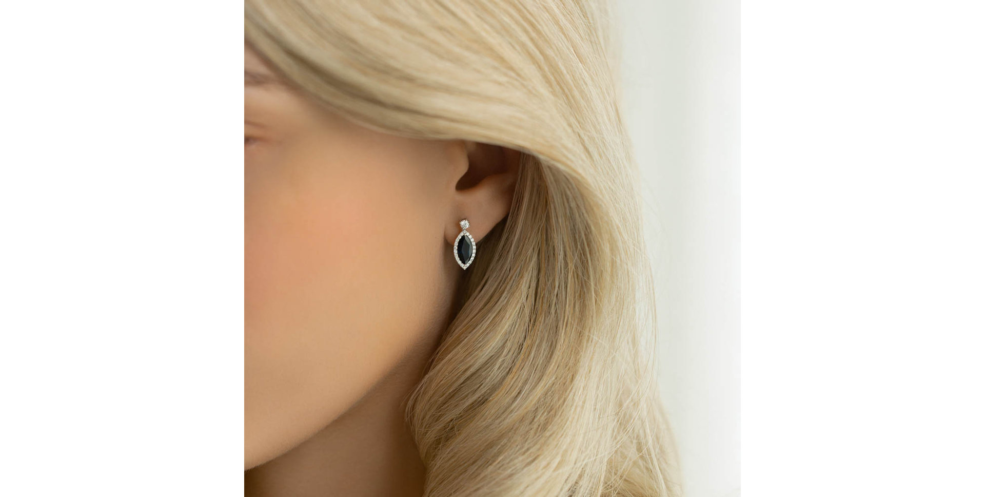 Diamond earrings with Sapphire Mysterious Lagoon