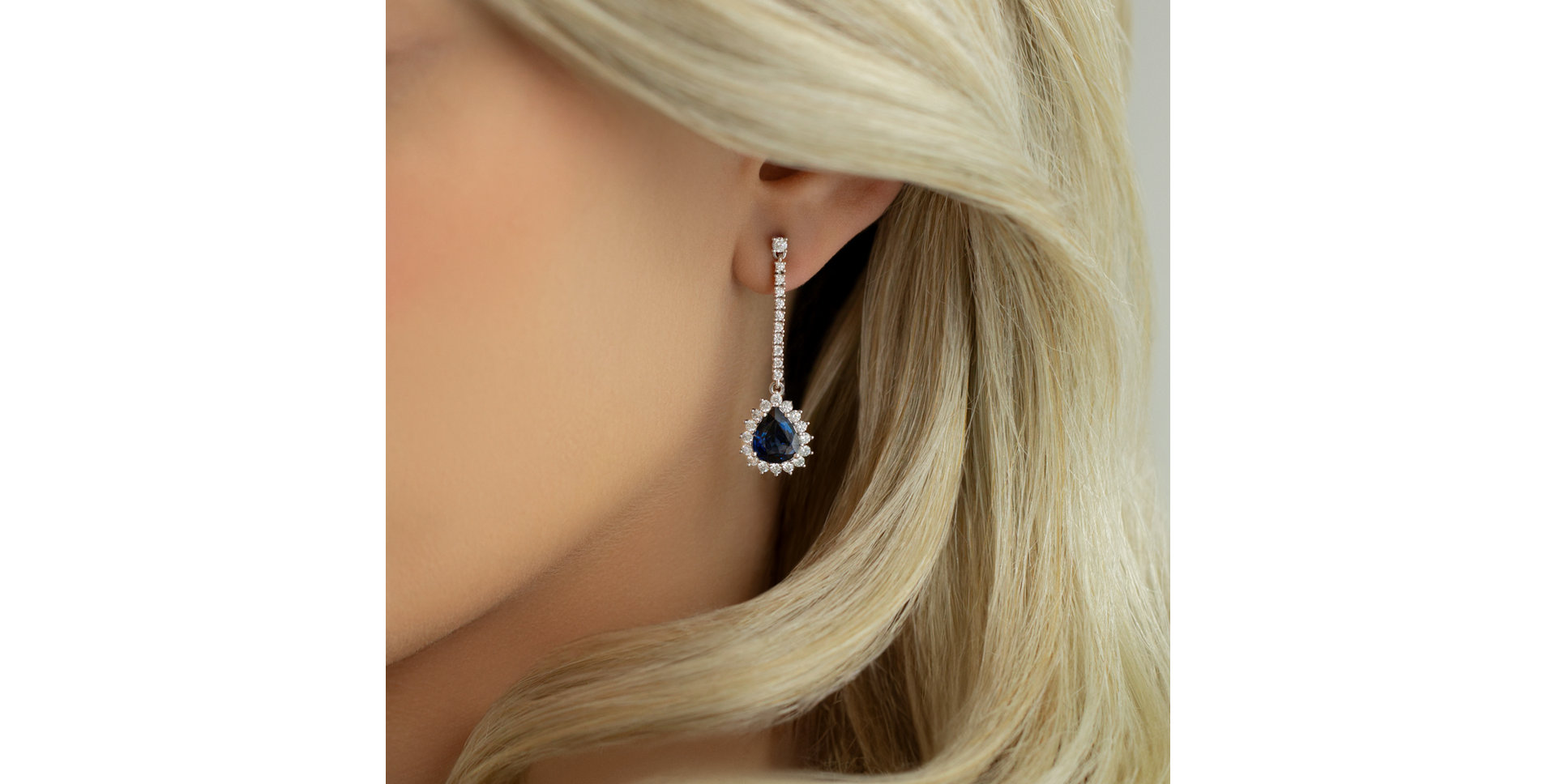 Diamond earrings with Sapphire Royal Sky