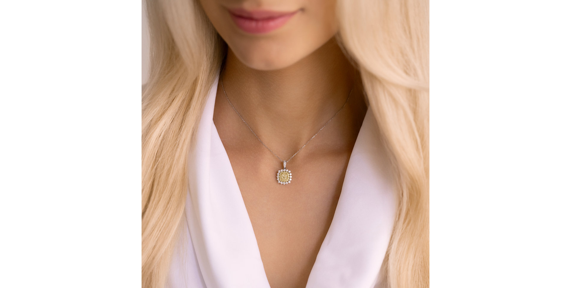Pendant with yellow and white diamonds Bright Feeling